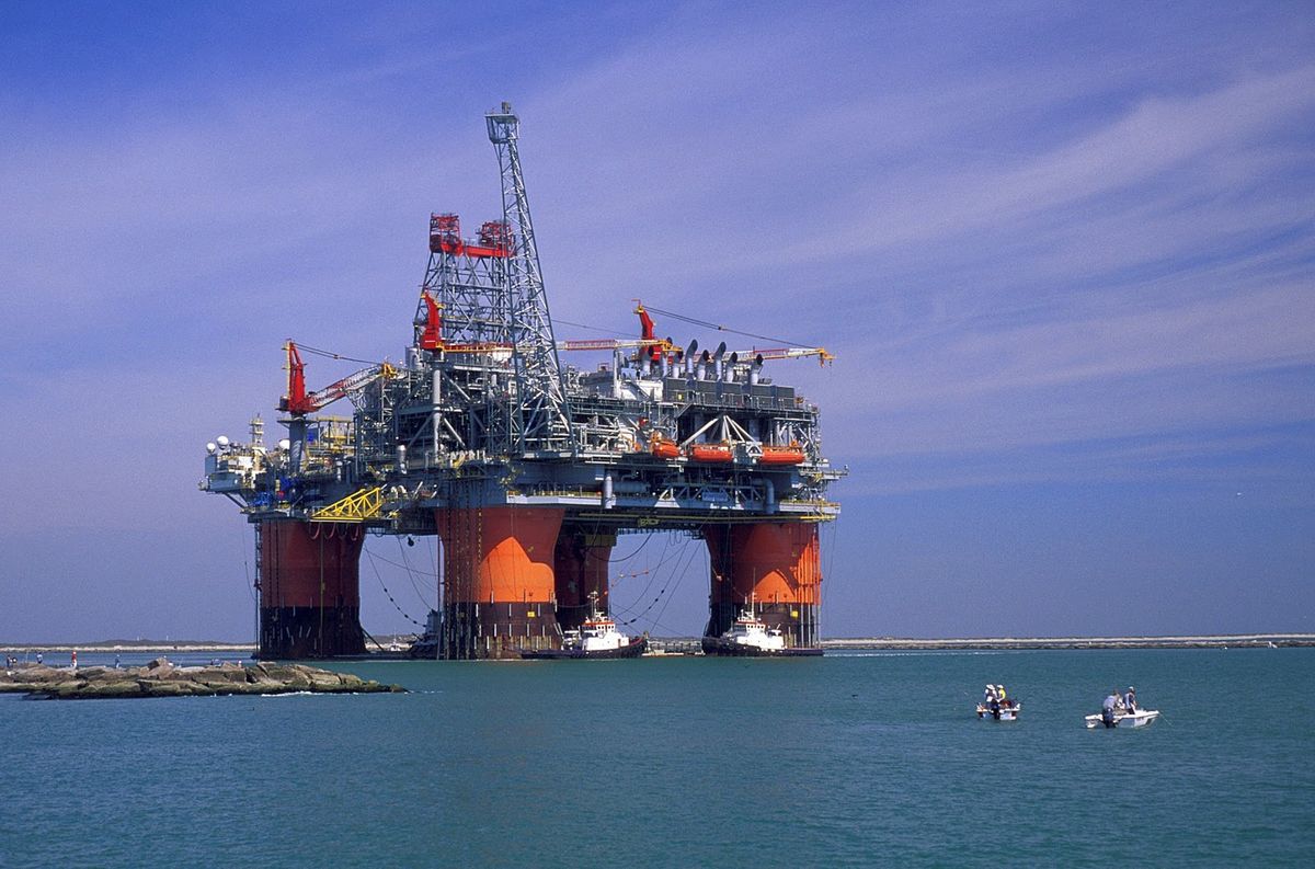 Analisis Stok Minyak AS Bengkak, Kekhawatiran Geopolitik Malah Reda? - Data Pasar 2025-11-19