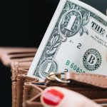 Dolar Terjun Bebas, Euro & Pound Pullback dari Puncak Jelang Fed