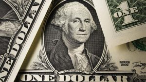 Dolar Mundur di Tengah Bara Hormuz