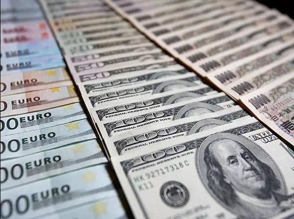 Analisis Dolar Bertahan, Pasar Menanti Data Tenaga Kerja - Data Pasar 2026-08-04